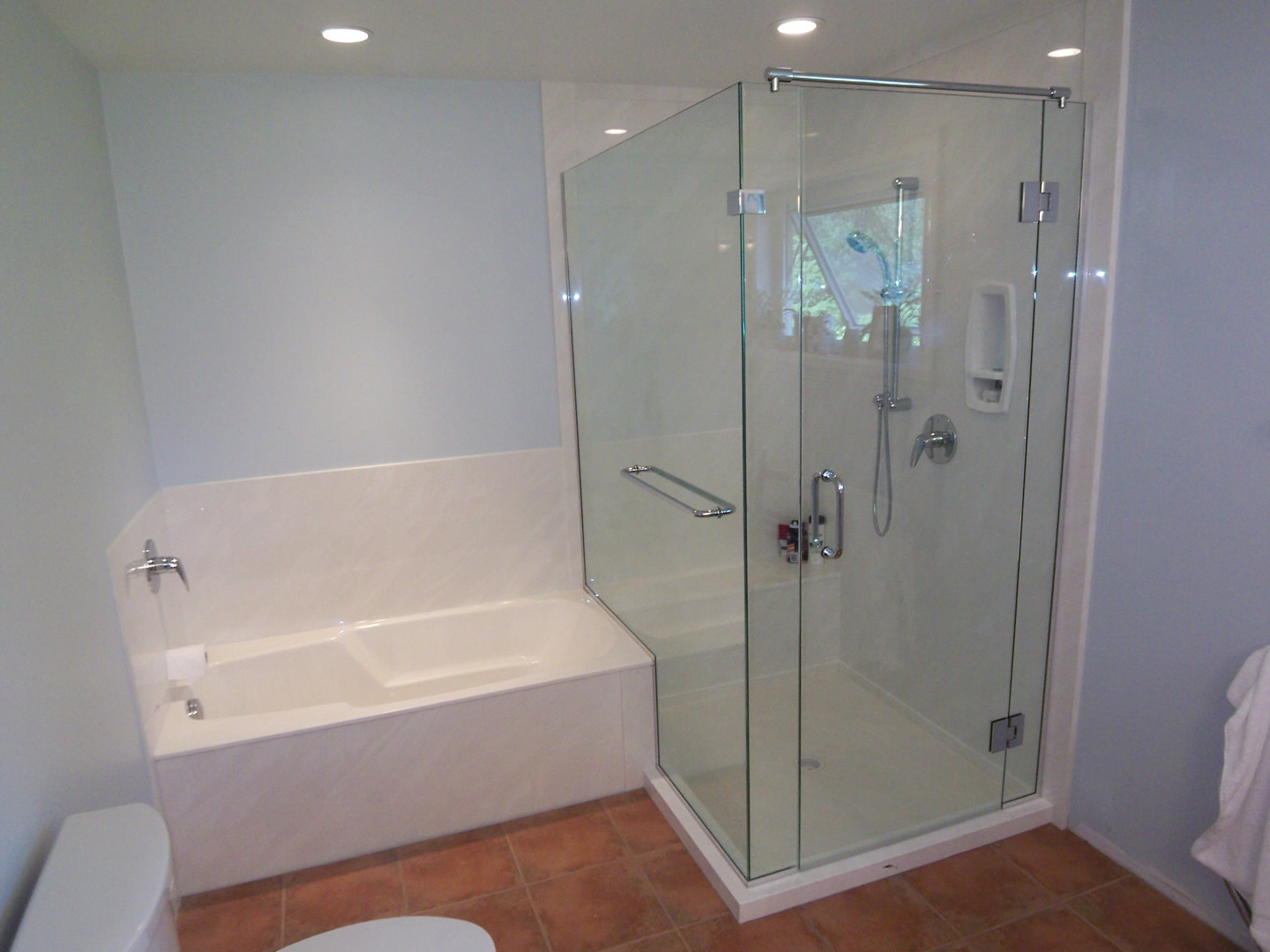 precision_marble_cultured_bathroom_tile_inlay_shower_bathtub_Victoria-renovations